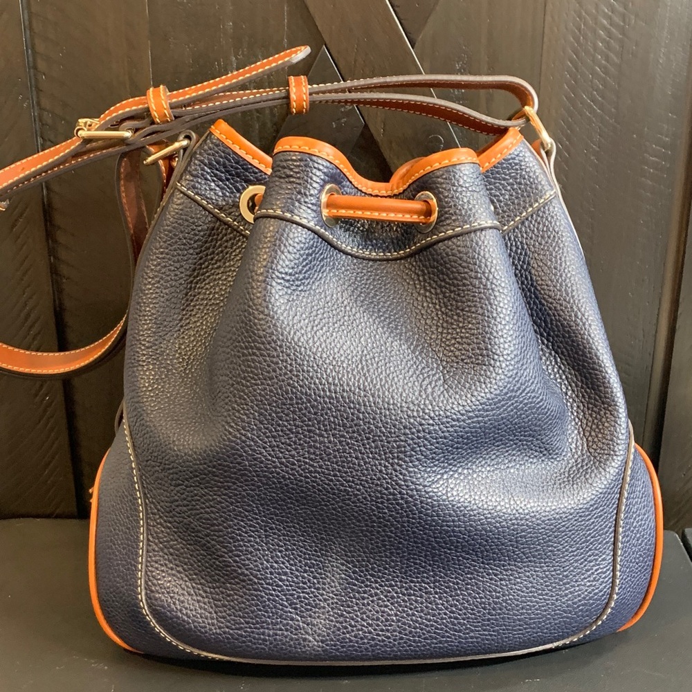 Dooney & Bourke Pebble Grain Drawstring Bucket Bag – Navy & Tan Leather 💼 - Picture 3 of 7